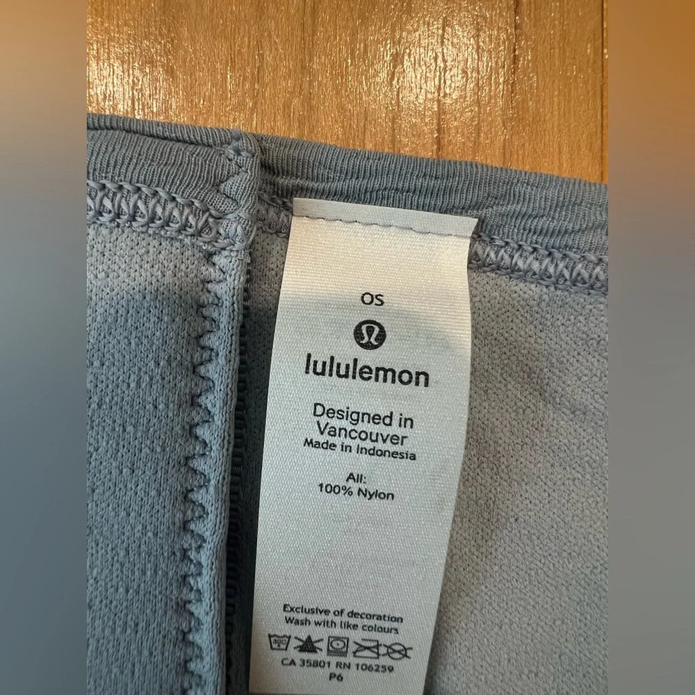 Lululemon Vinyasa Scarf *Crinkle Chambray, New with Tags - Picture 4 of 5